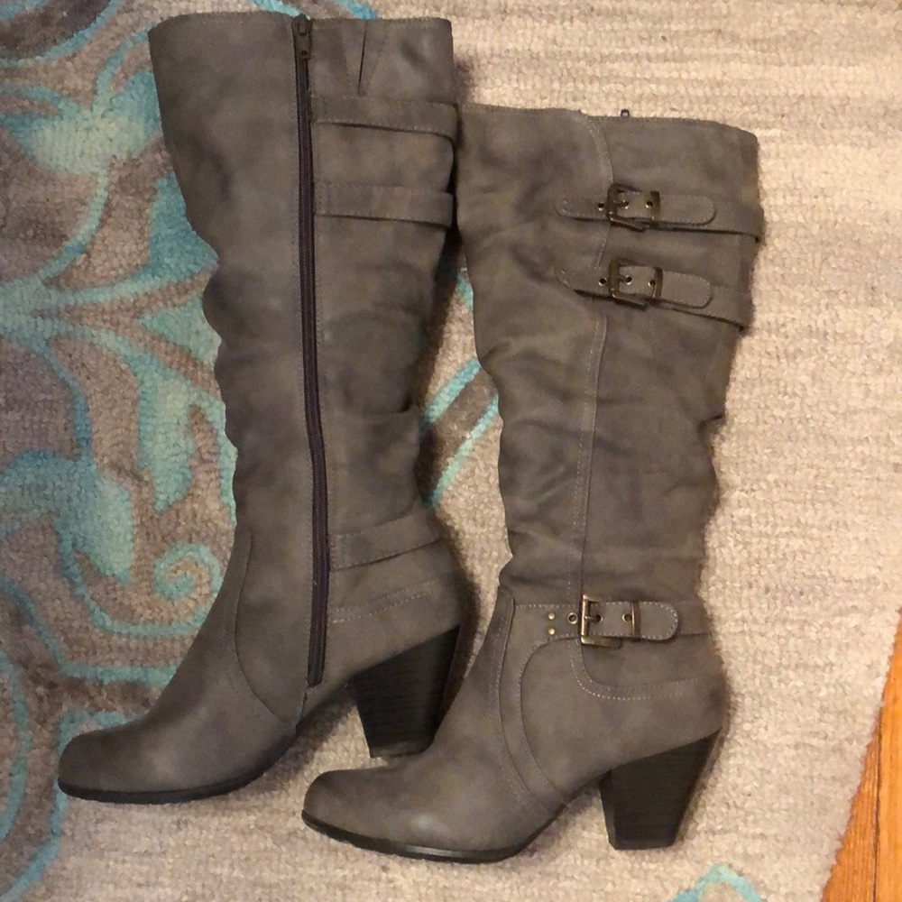 Knee boots